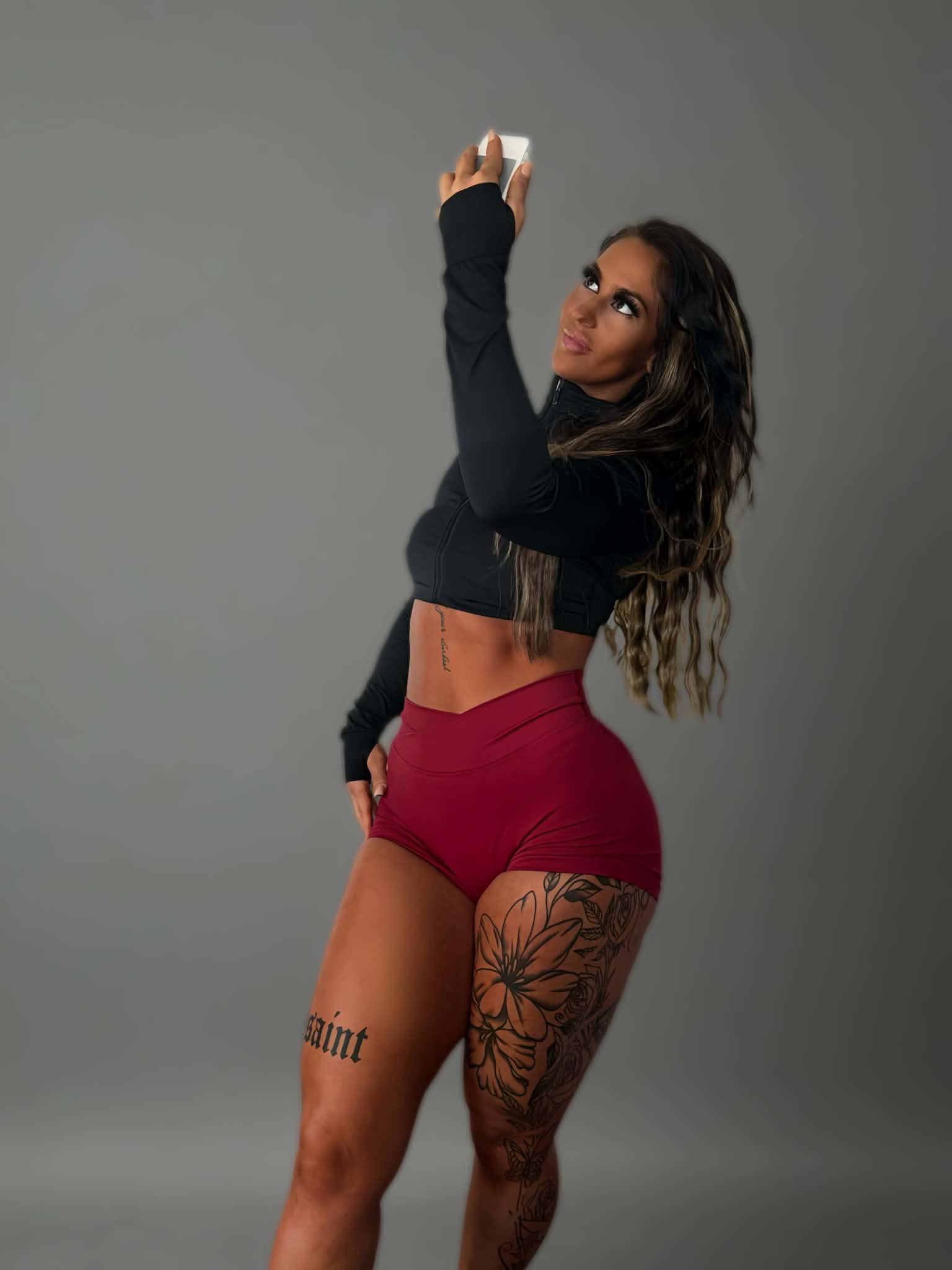Sculpting Seamless V-Cut Shorts - Wine Red